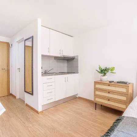 Saint Laurent 33-35 - Self Check In By Homenhancement 로잔