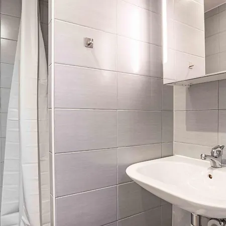 Saint Laurent 33-35 - Self Check In By Homenhancement *