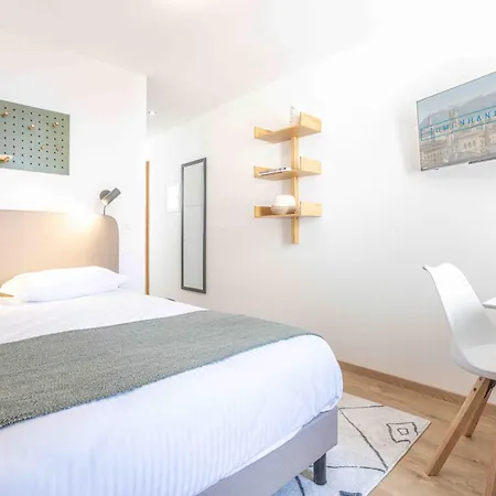 Апартаменты Saint Laurent 33-35 - Self Check In By Homenhancement *