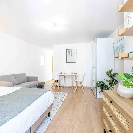 Saint Laurent 33-35 - Self Check In By Homenhancement Лозанна