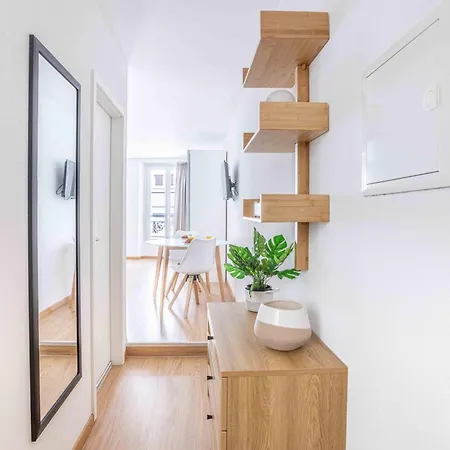 Saint Laurent 33-35 - Self Check In By Homenhancement