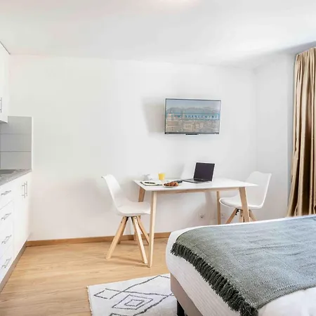 Saint Laurent 33-35 - Self Check In By Homenhancement *