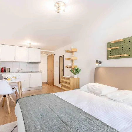 Saint Laurent 33-35 - Self Check In By Homenhancement