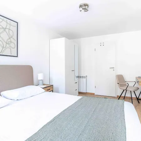 Saint Laurent 33-35 - Self Check In By Homenhancement