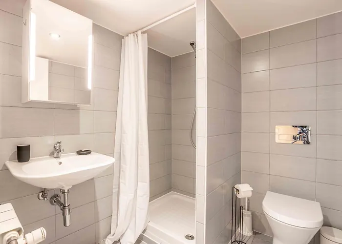 Saint Laurent 33-35 - Self Check In By Homenhancement Lausanne