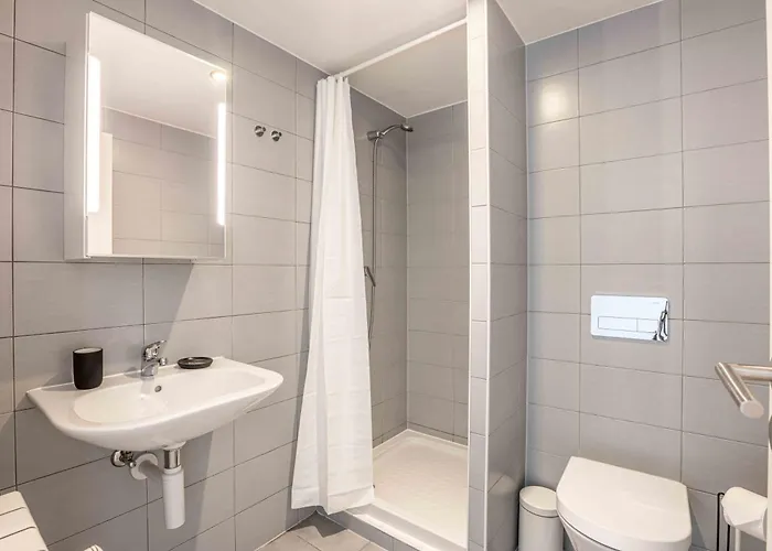 Saint Laurent 33-35 - Self Check In By Homenhancement 아파트