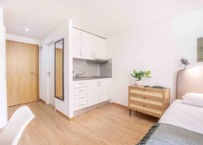 Saint Laurent 33-35 - Self Check In By Homenhancement 로잔