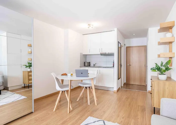 Saint Laurent 33-35 - Self Check In By Homenhancement 로잔