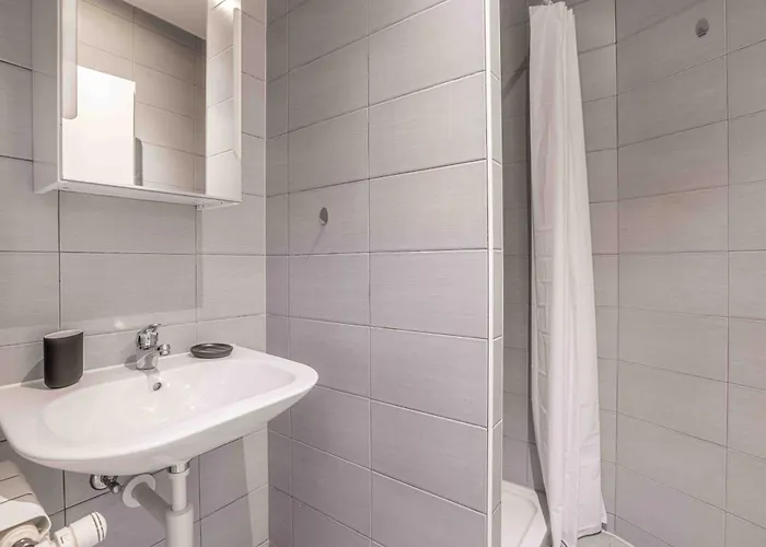 Saint Laurent 33-35 - Self Check In By Homenhancement 로잔