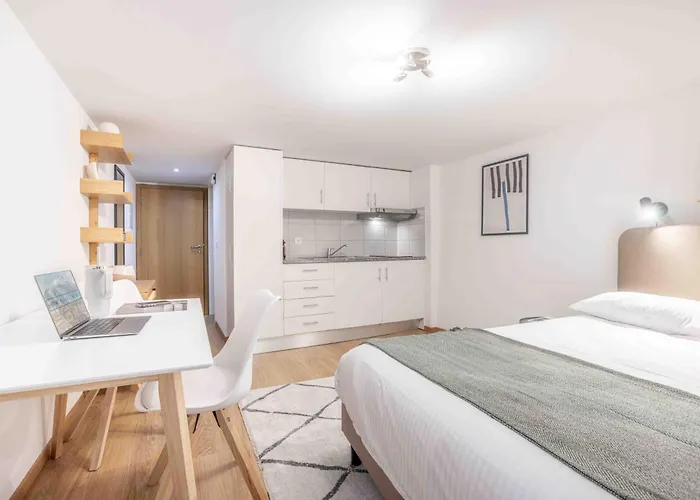 Saint Laurent 33-35 - Self Check In By Homenhancement 로잔