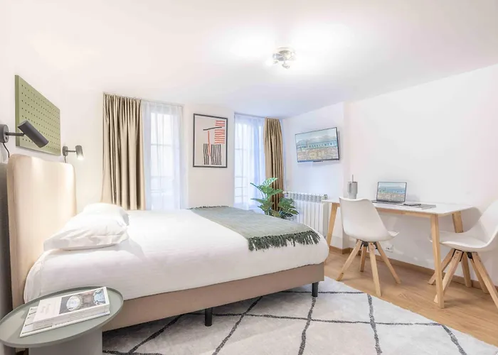 Apartment Saint Laurent 33-35 - Self Check In By Homenhancement *