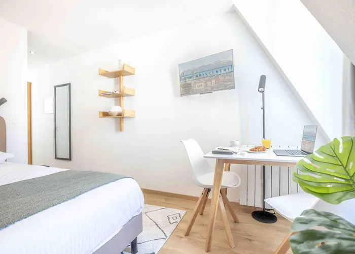 Saint Laurent 33-35 - Self Check In By Homenhancement 로잔