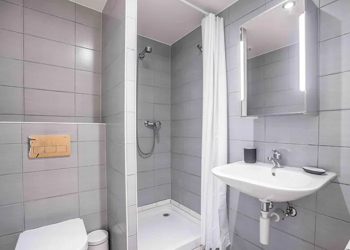 Apartment Saint Laurent 33-35 - Self Check In By Homenhancement