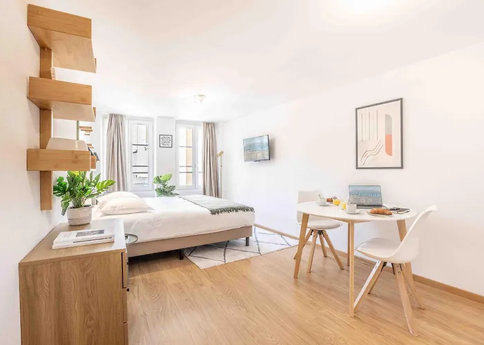 Apartment Saint Laurent 33-35 - Self Check In By Homenhancement *