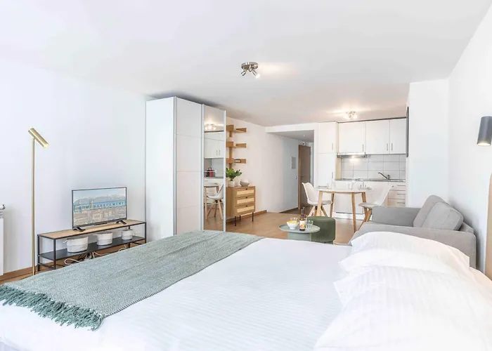 Saint Laurent 33-35 - Self Check In By Homenhancement 아파트