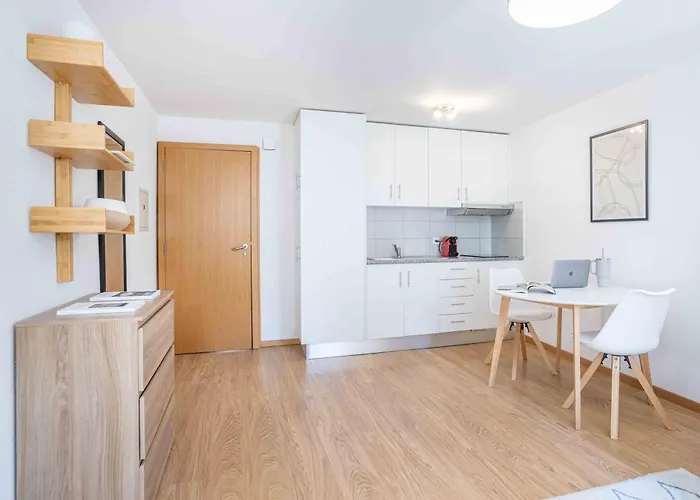 Saint Laurent 33-35 - Self Check In By Homenhancement Lausanne