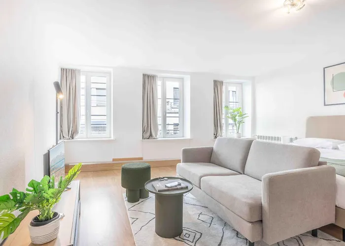 Apartment Saint Laurent 33-35 - Self Check In By Homenhancement *